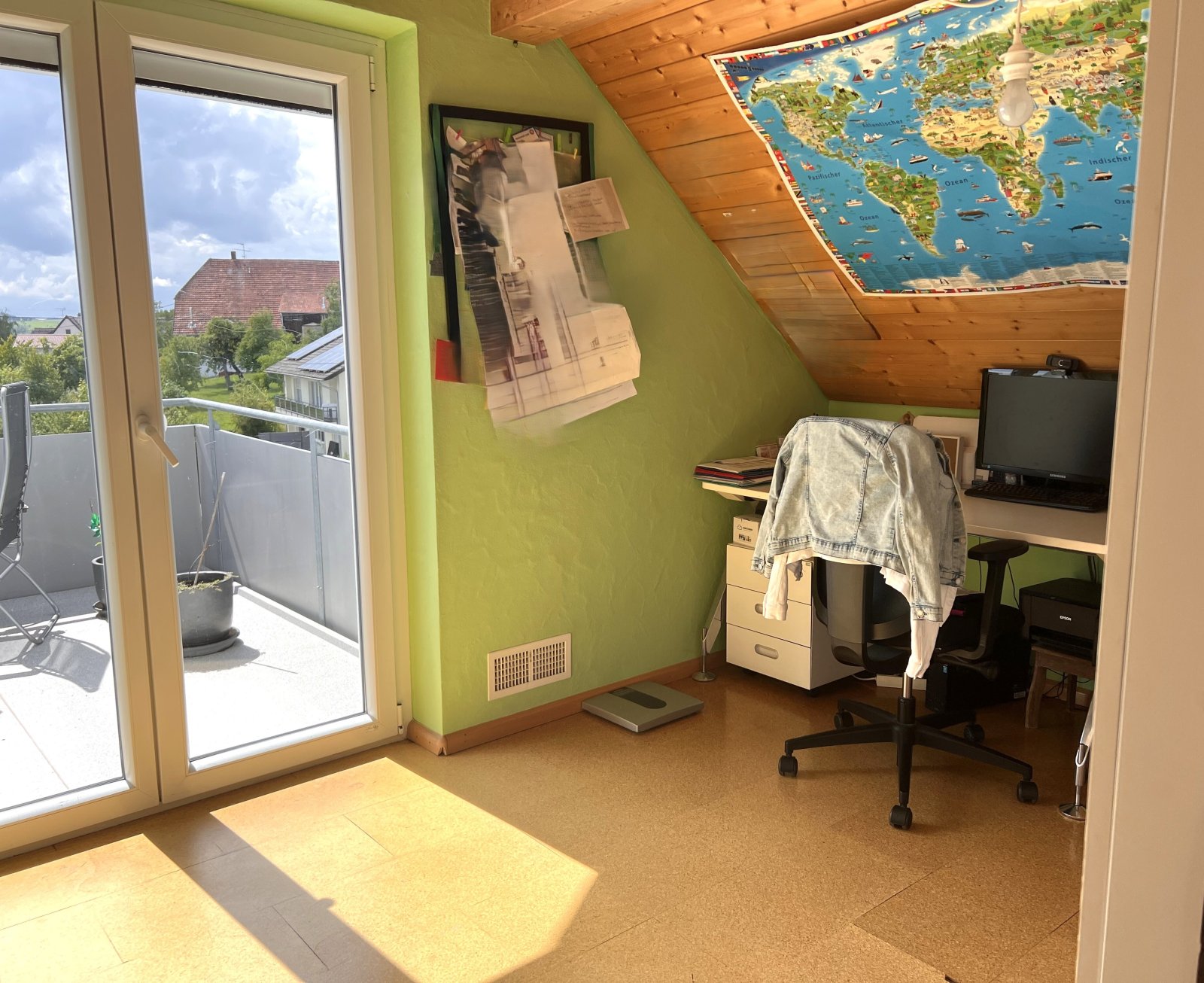 Schlafzimmer 1 mit Zugang zum Westbalkon