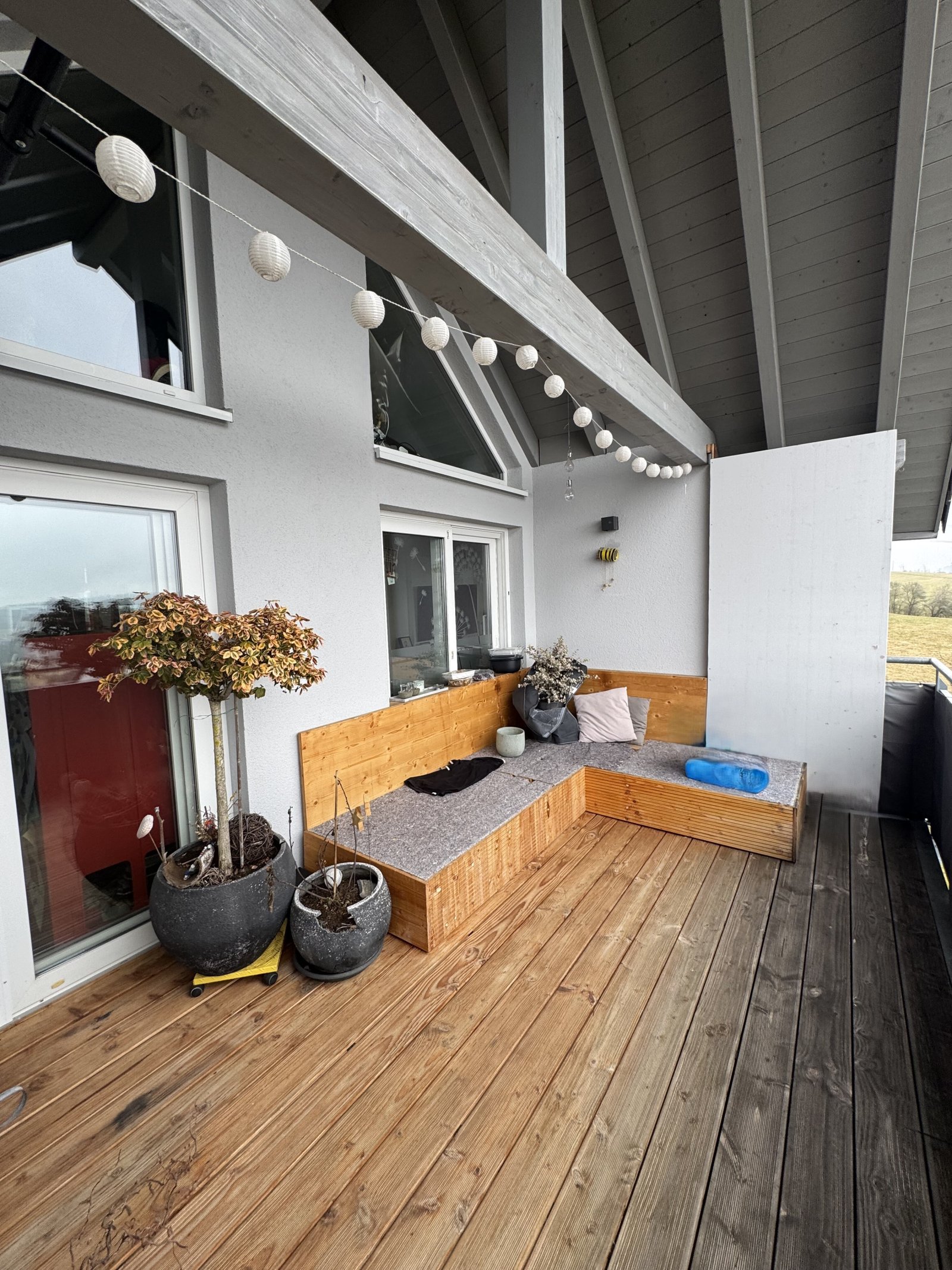 überdachter Südbalkon