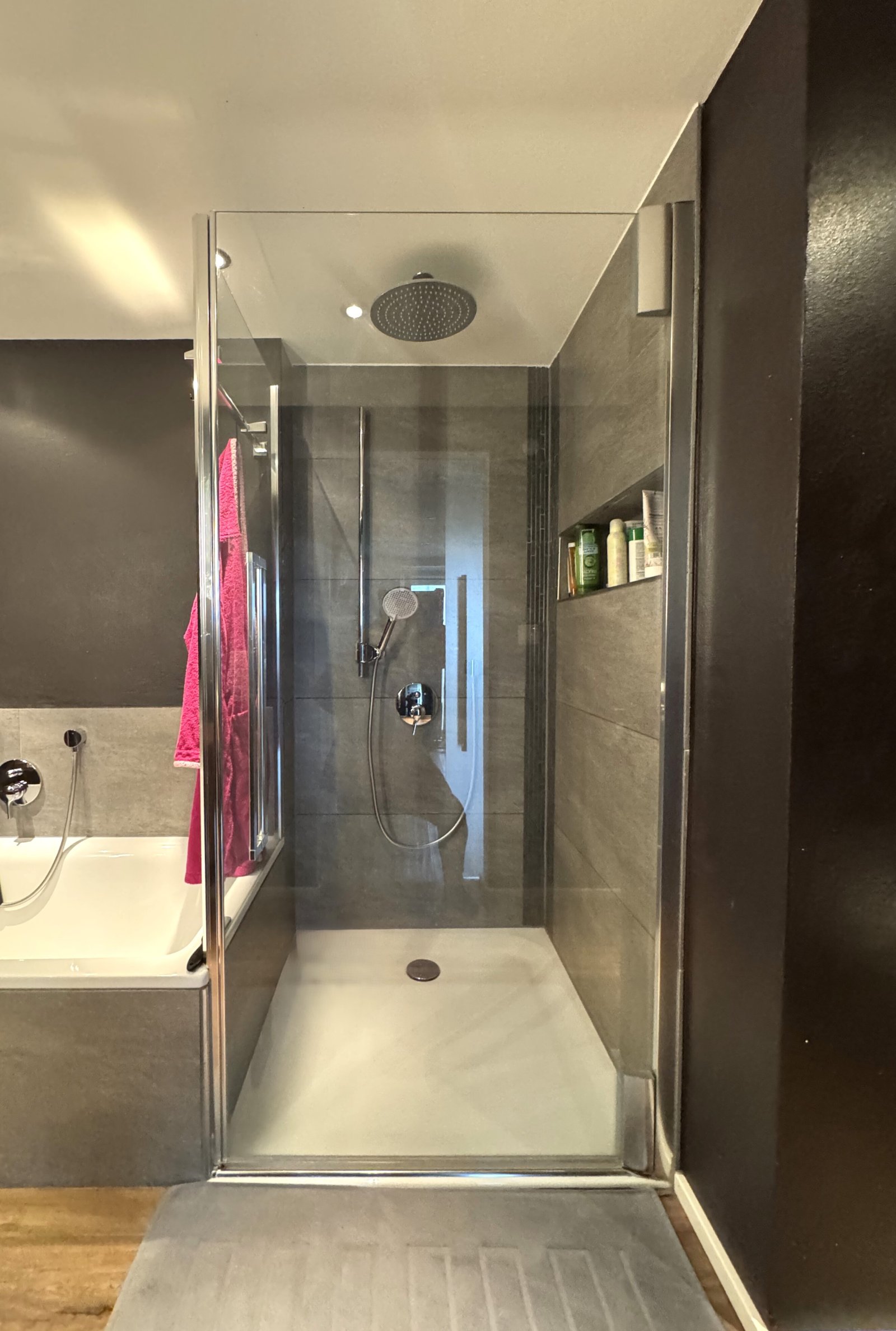 Bad 2: begehbare Regendusche