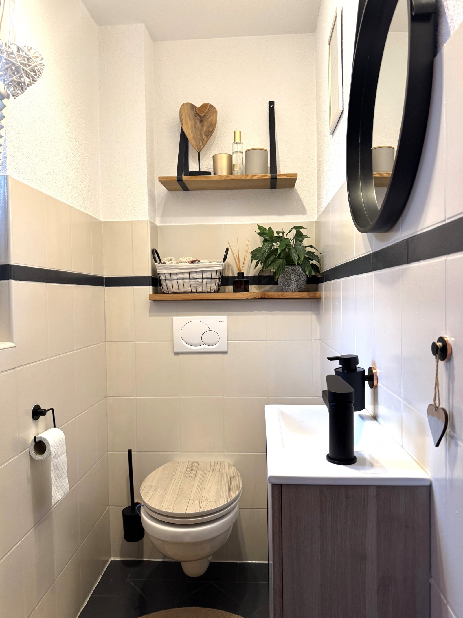 EG Gäste-WC neben Hauseingang links