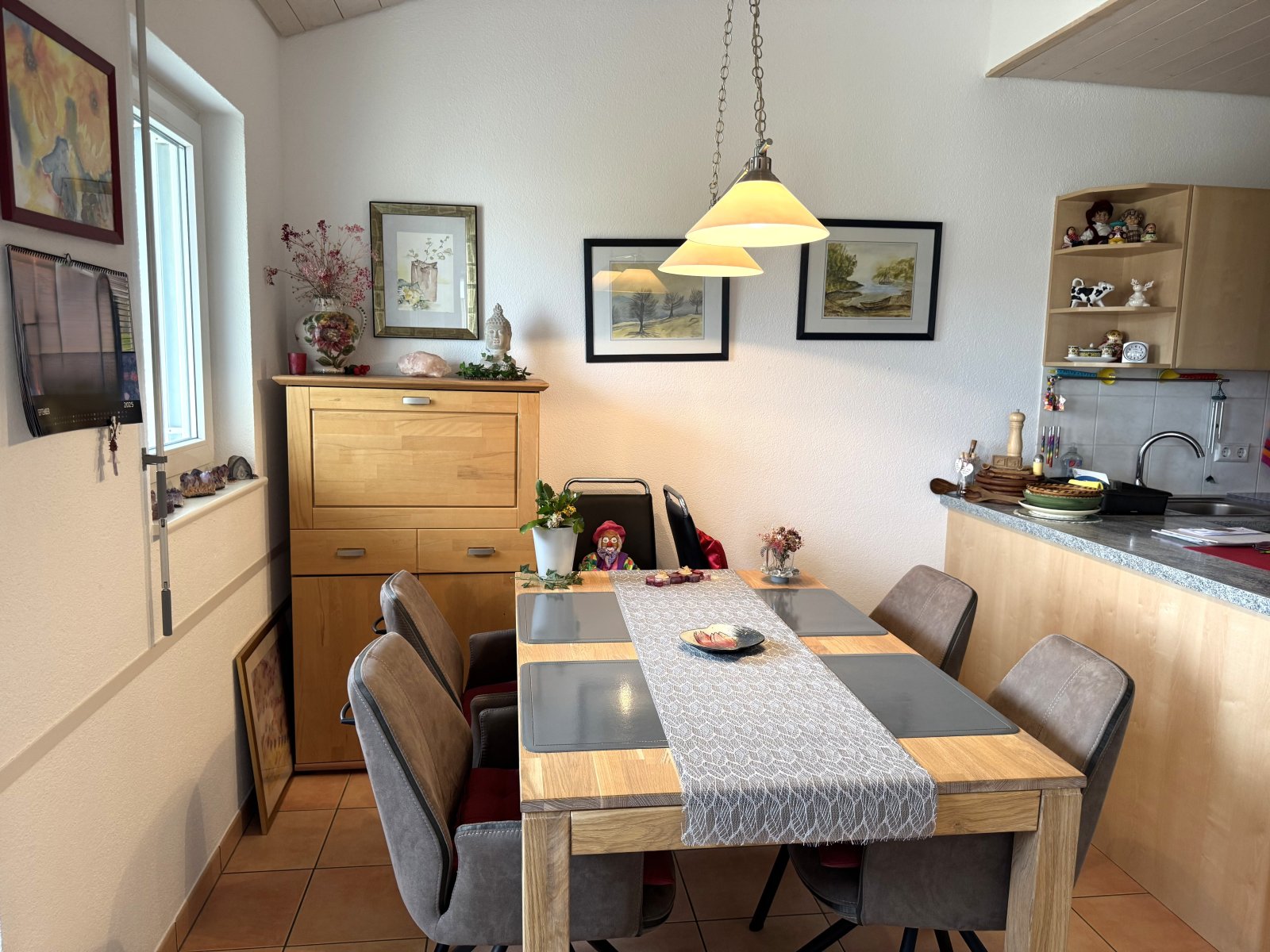 Lichtdurchflutetes Wohn-/Esszimmer