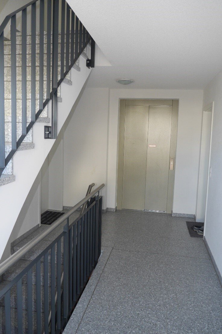 Treppenhaus mit LIft