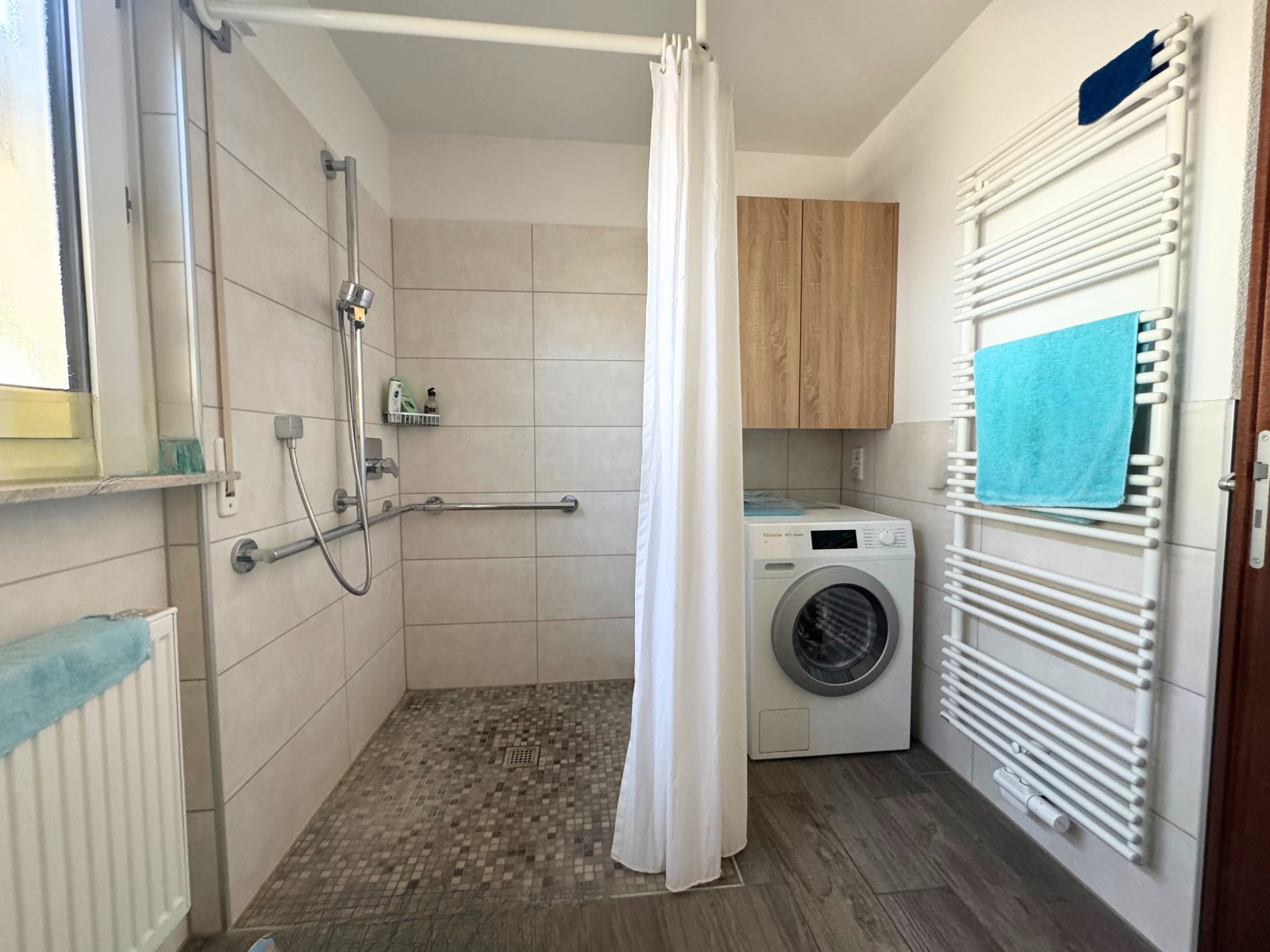 EG begehbare Dusche mit WM-Platz