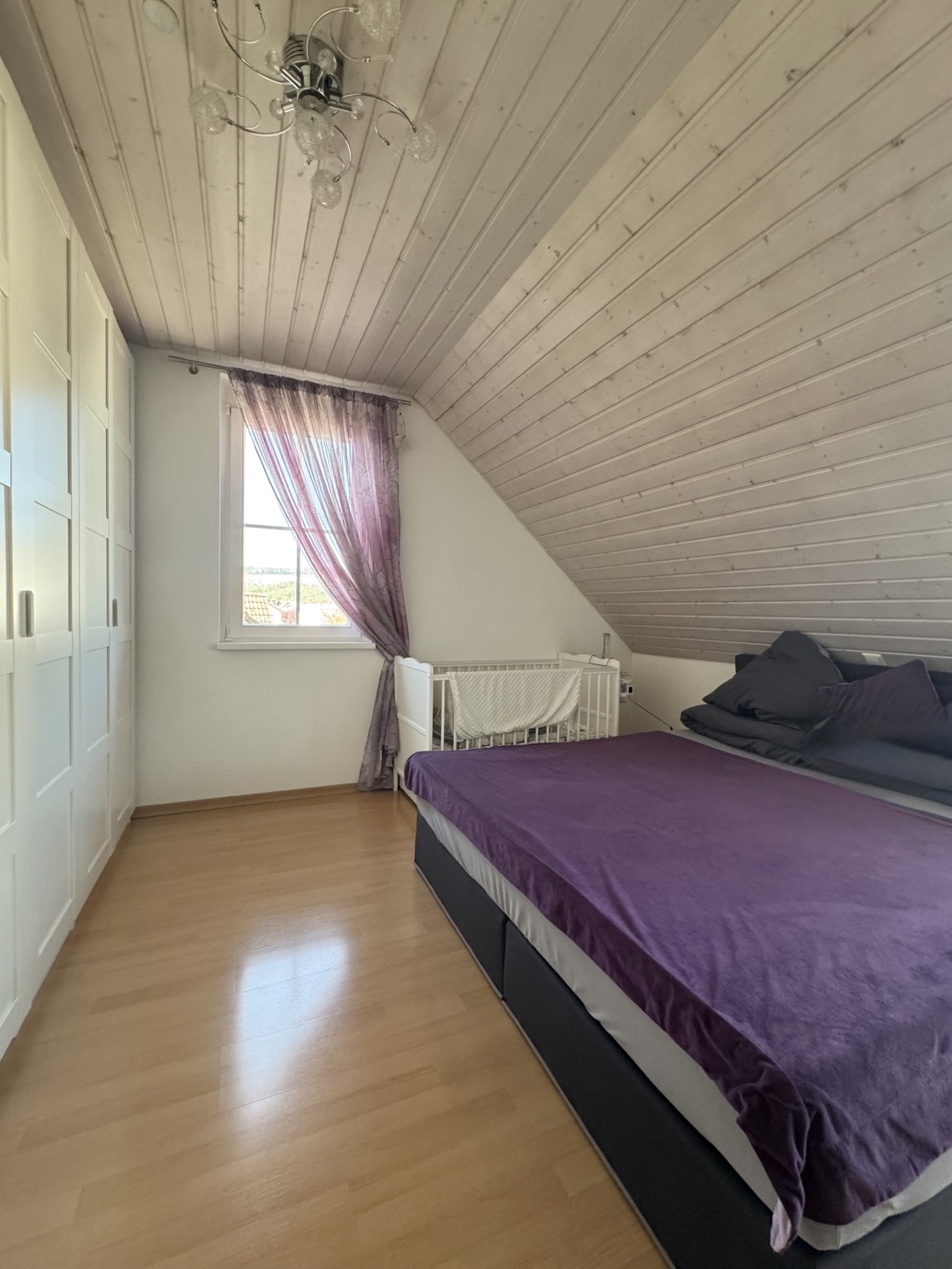 Schlafzimmer 1