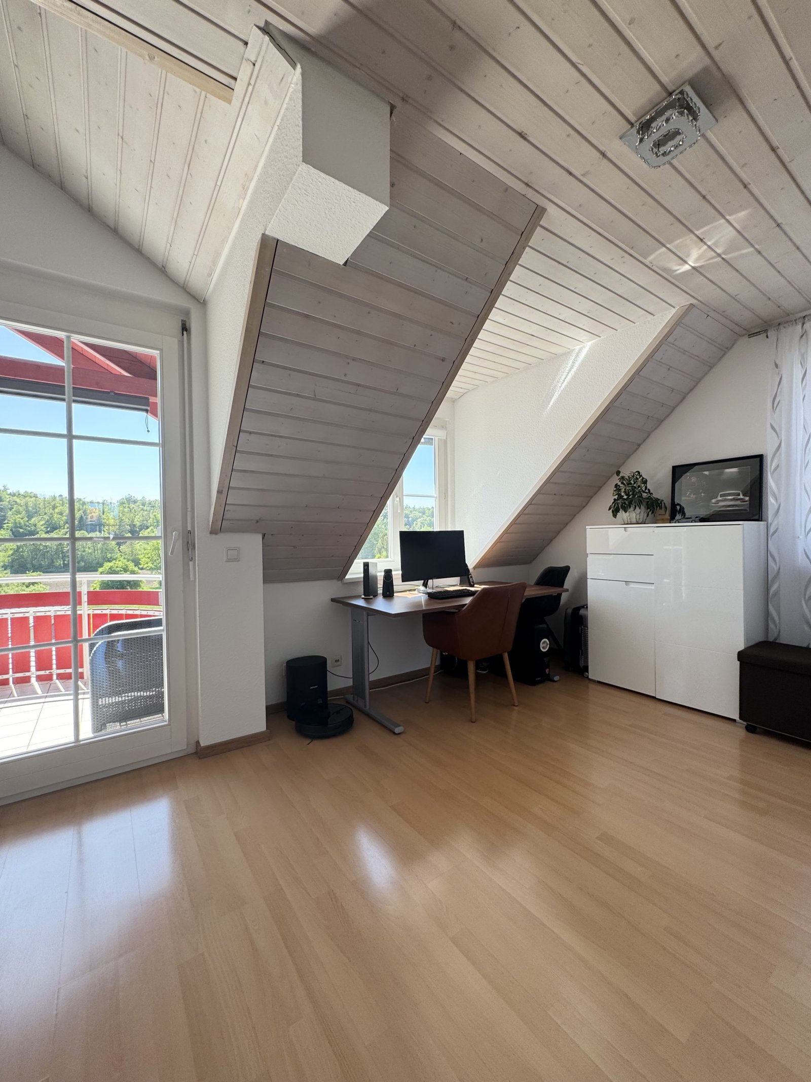 Schlafzimmer 2-Büro-Kinder- oder Gästezimmer