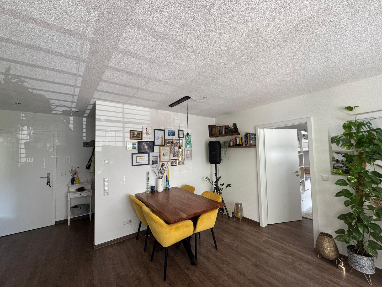 Essplatz im Wohnzimmer Essplatz im Wohnzimmer