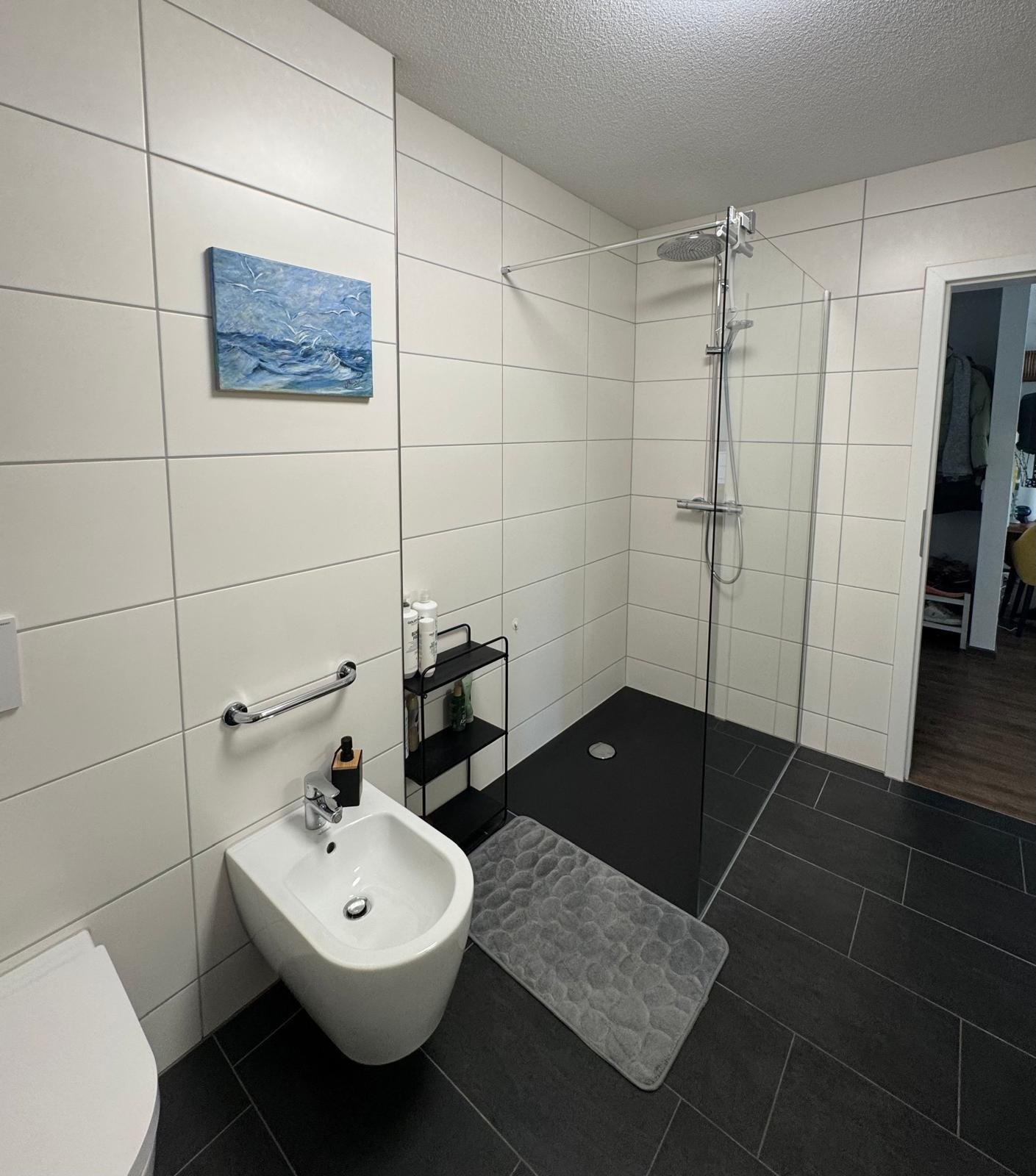 Dusche und Bidet-Hauptbad Dusche und Bidet-Hauptbad