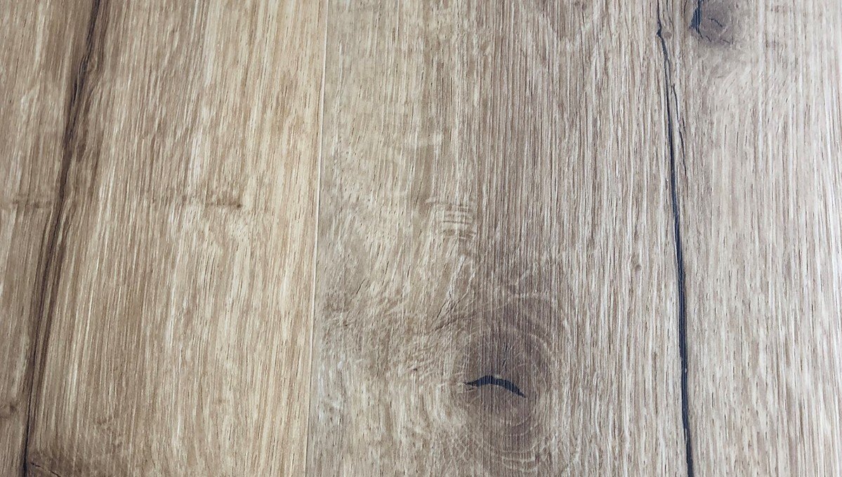 Vinyl-Designboden außer im Bad und Gäste-WC Vinyl-Designboden außer im Bad und Gäste-WC