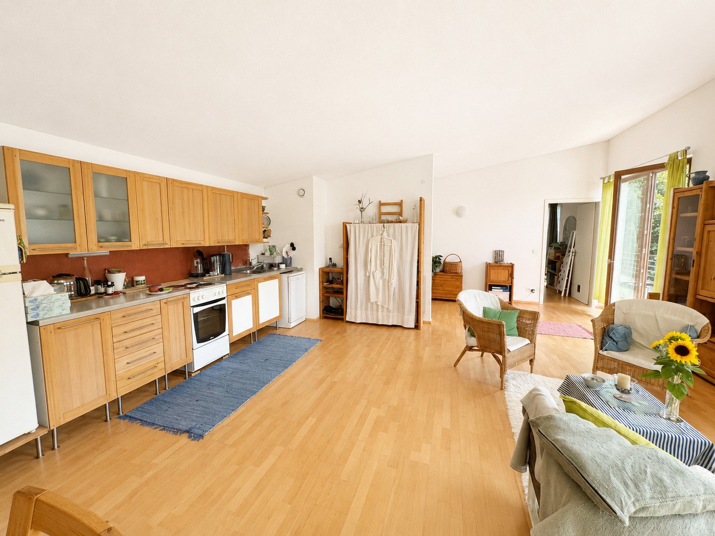 OG: Wohn-Esszimmer-Küche mit Sicht zum Arbeitszimmer OG: Wohn-Esszimmer-Küche mit Sicht zum Arbeitszimmer