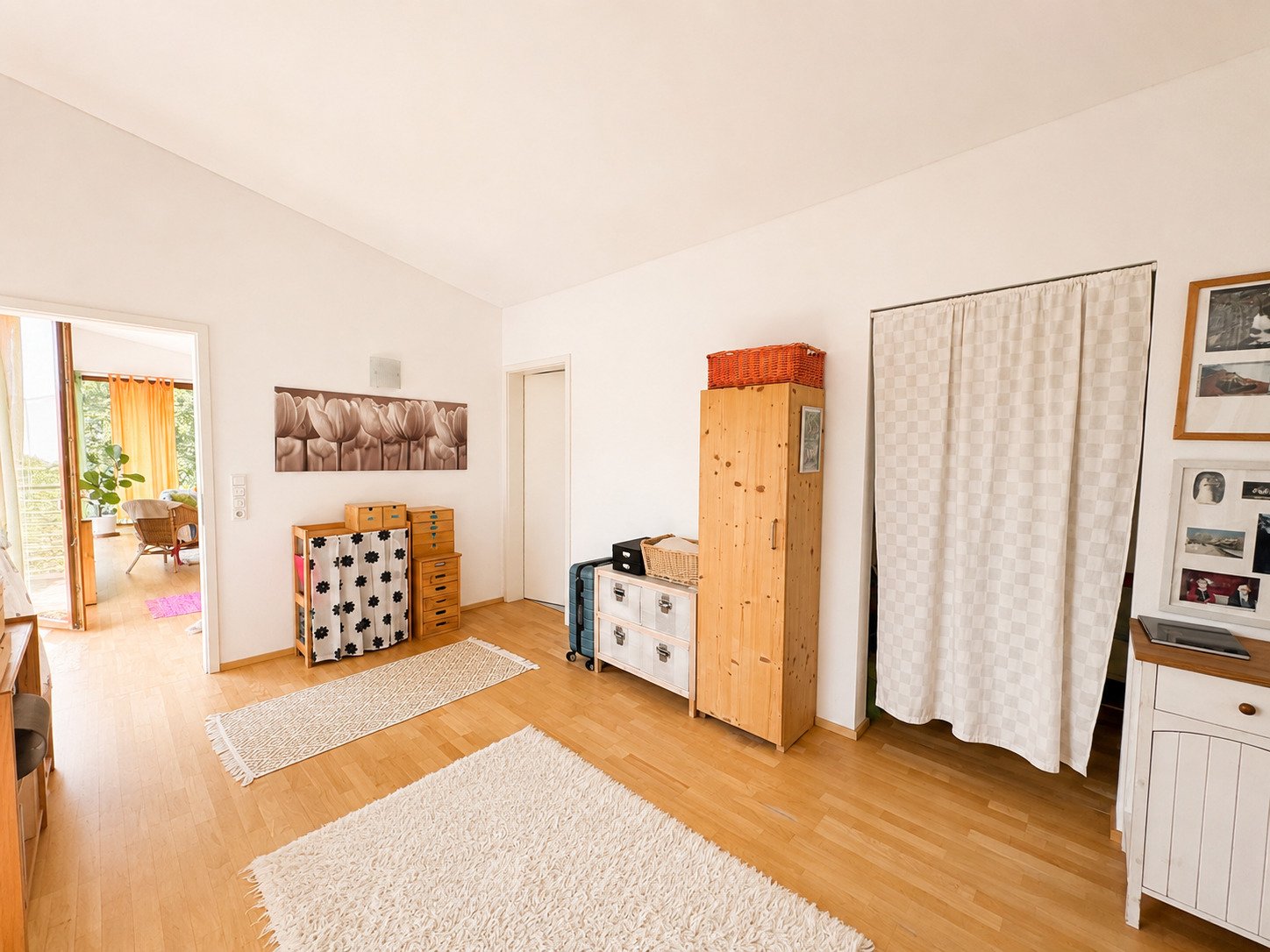 OG: Arbeitszimmer mit Sicht zum Wohnzimmer OG: Arbeitszimmer mit Sicht zum Wohnzimmer