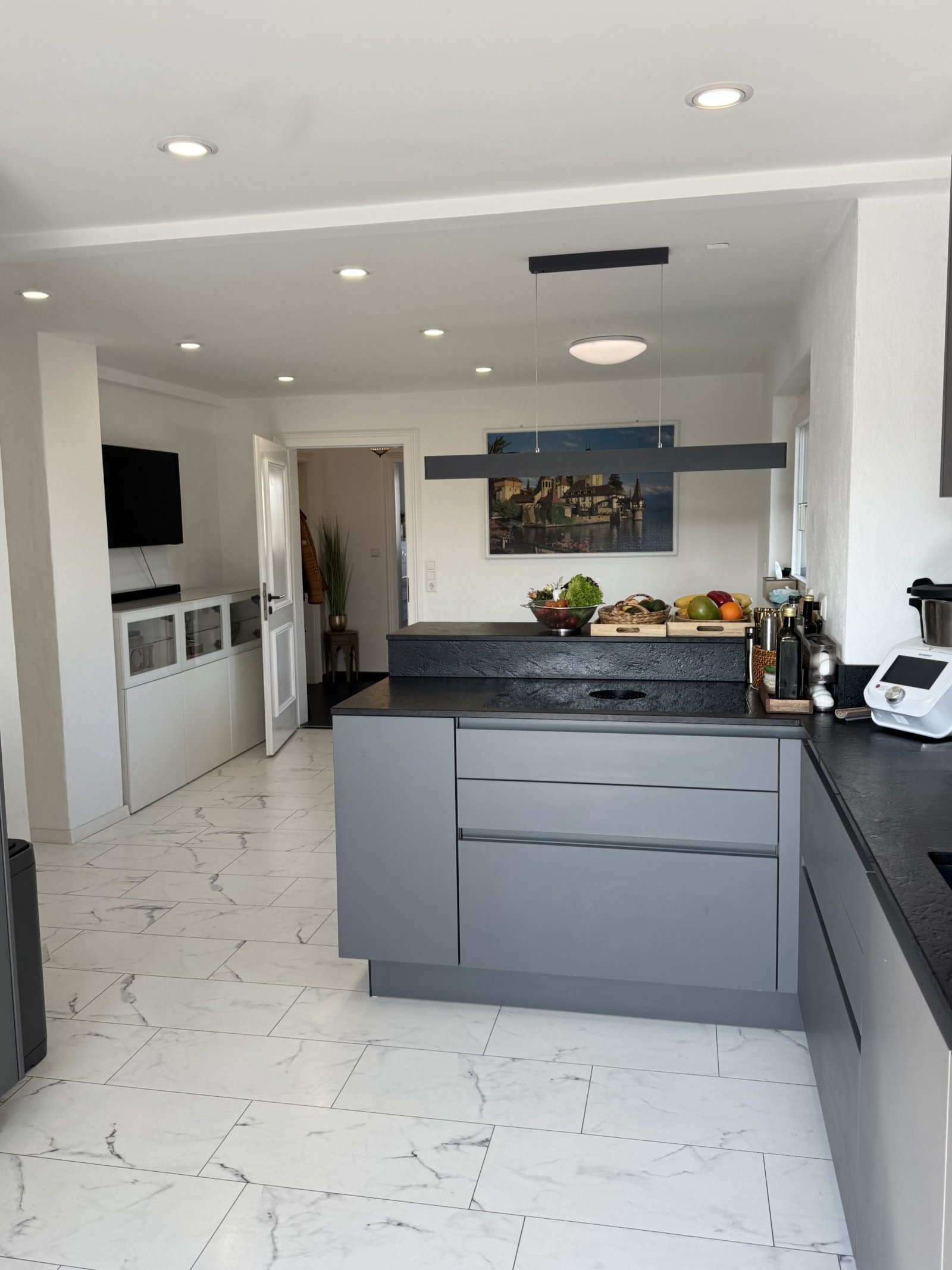 EG: moderne Einbauküche mit Bora-Kochfeldabzug EG: moderne Einbauküche mit Bora-Kochfeldabzug