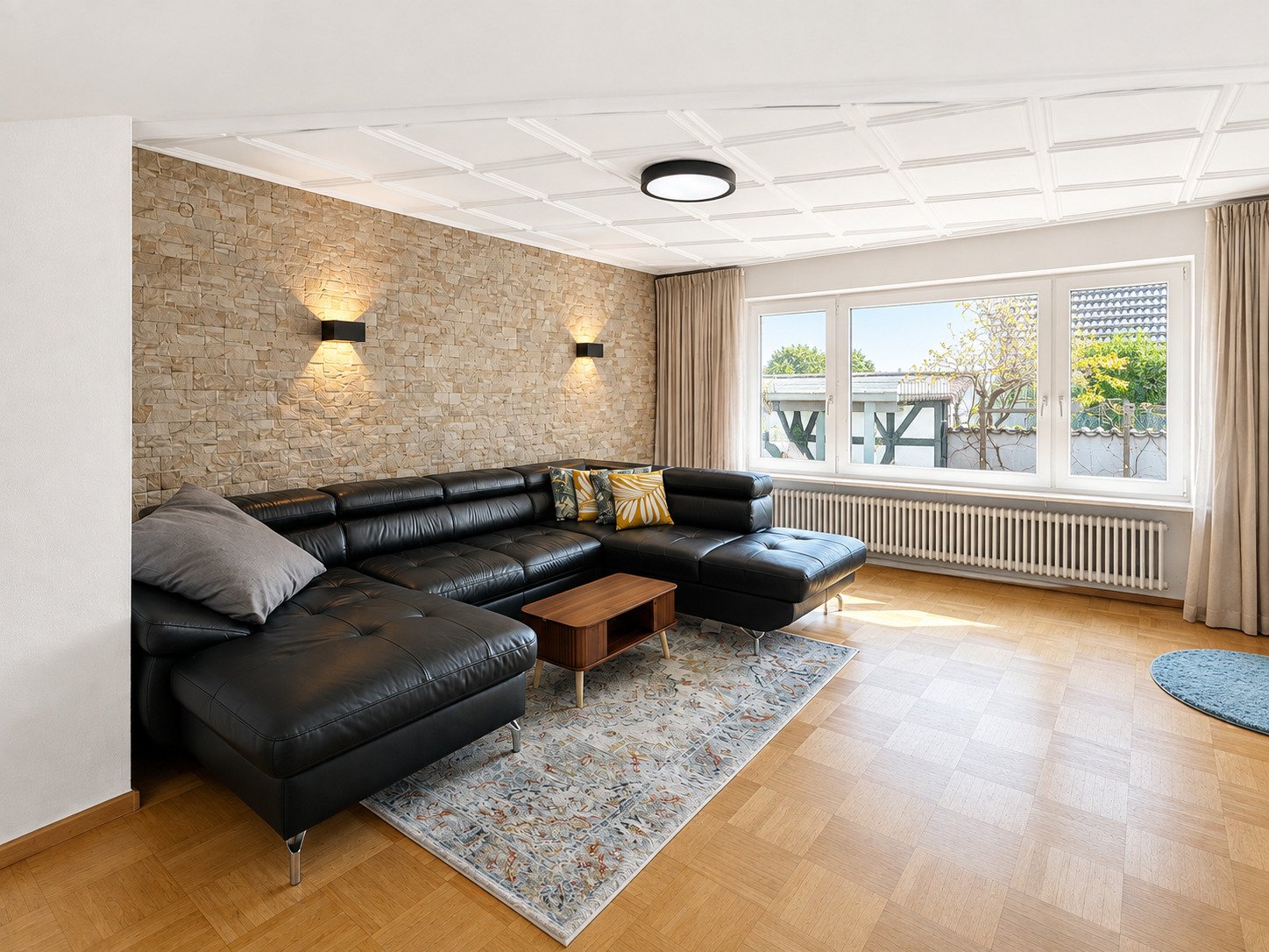 EG: Wohnzimmer mit Esszimmer ein großer Raum EG: Wohnzimmer mit Esszimmer ein großer Raum