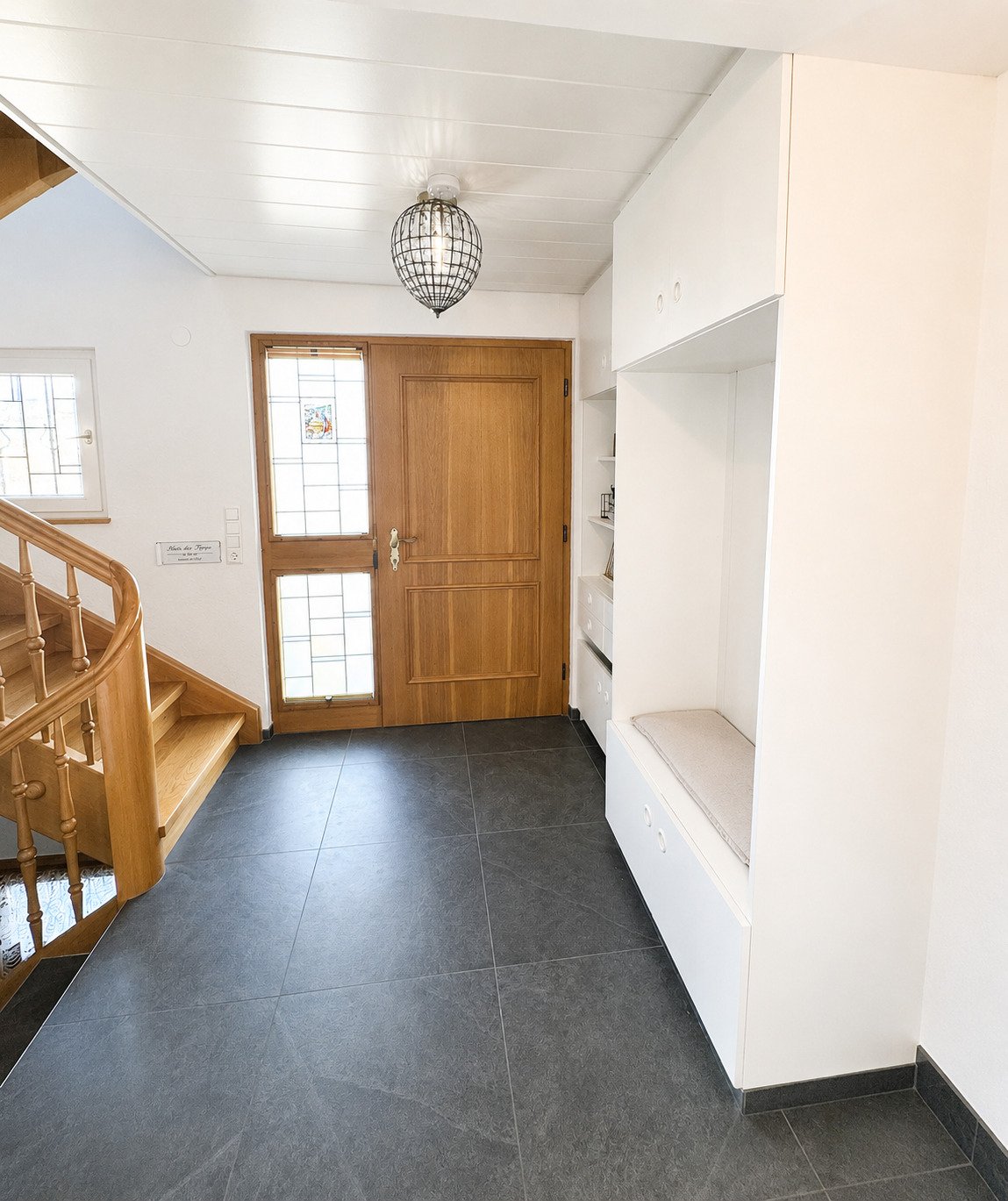 EG: großzügiger Eingangsbereich für Garderobe+Schuhschrank EG: großzügiger Eingangsbereich für Garderobe+Schuhschrank