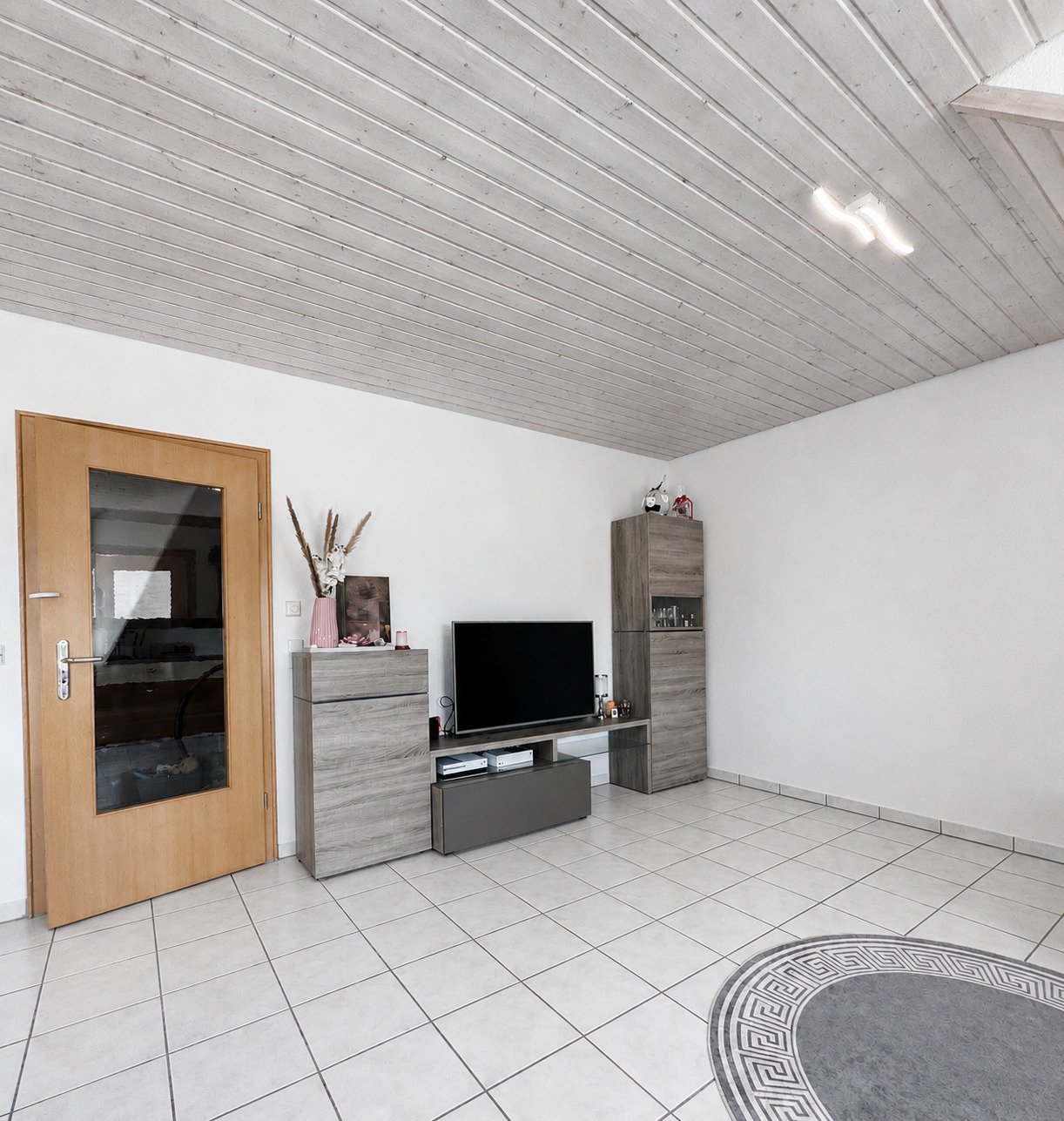 Wohnzimmer TV-Wand