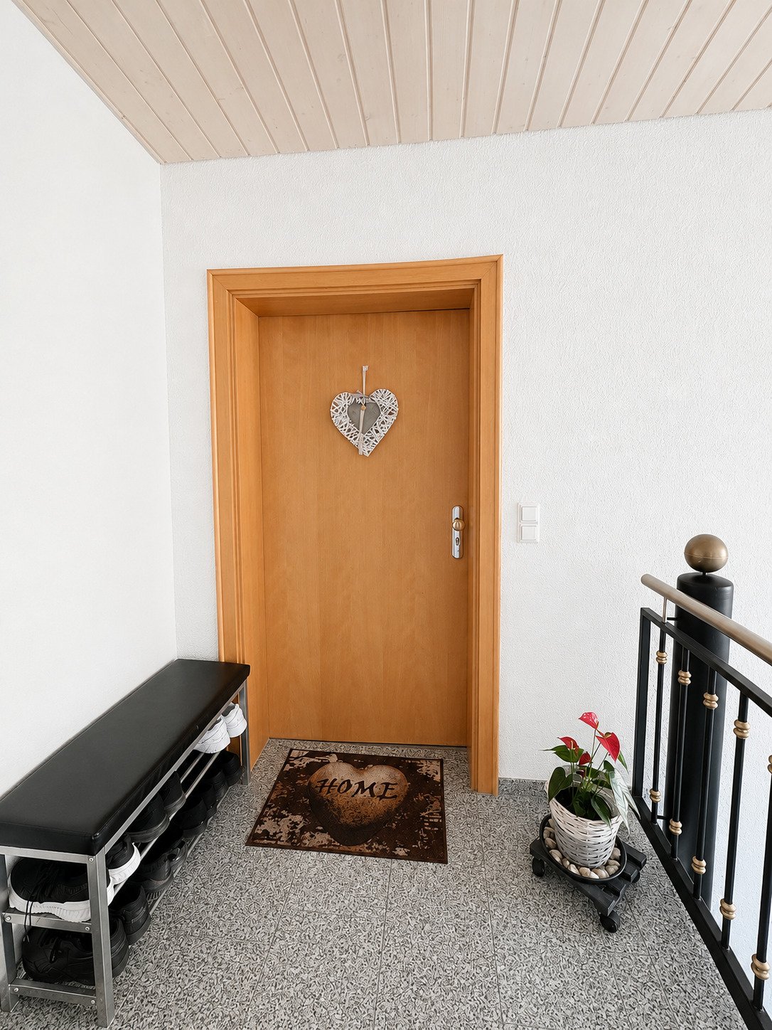 Wohnungseingangstüre "Herzlich Willkommen"