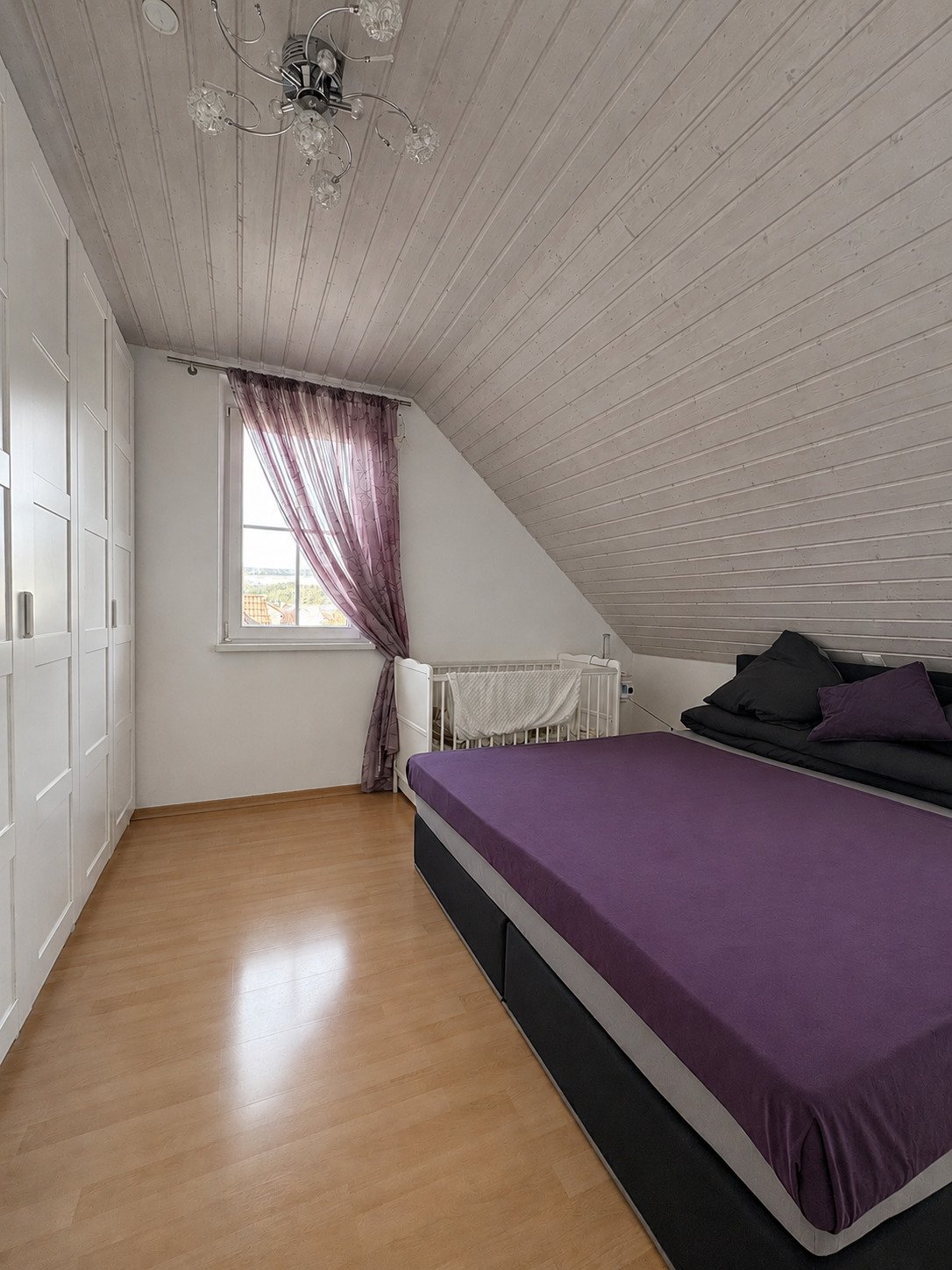 Schlafzimmer 1