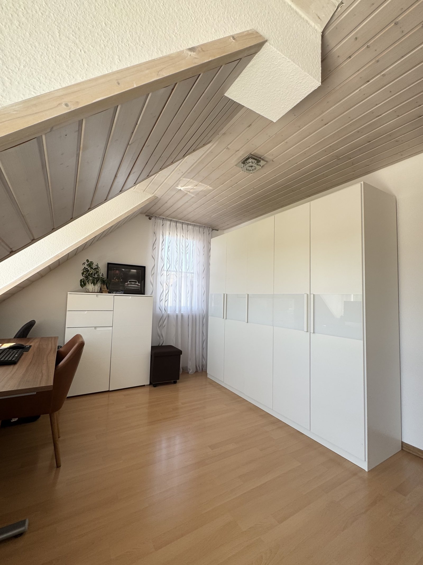 Schlafzimmer 2-Büro-Kinder- oder Gästezimmer